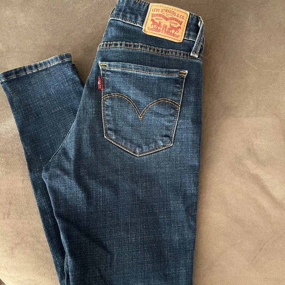 Levi’s 711 skinny jeans
